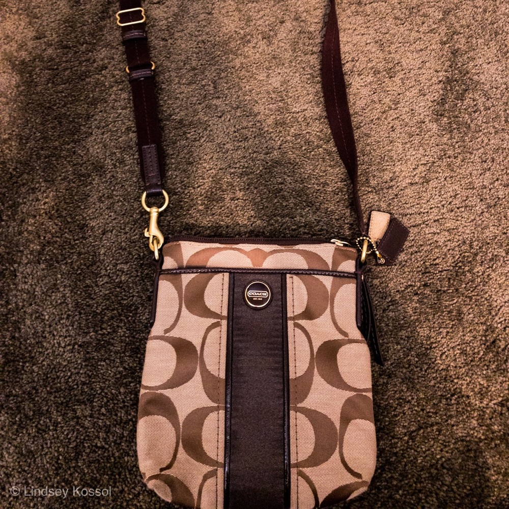 Coach cross over purse